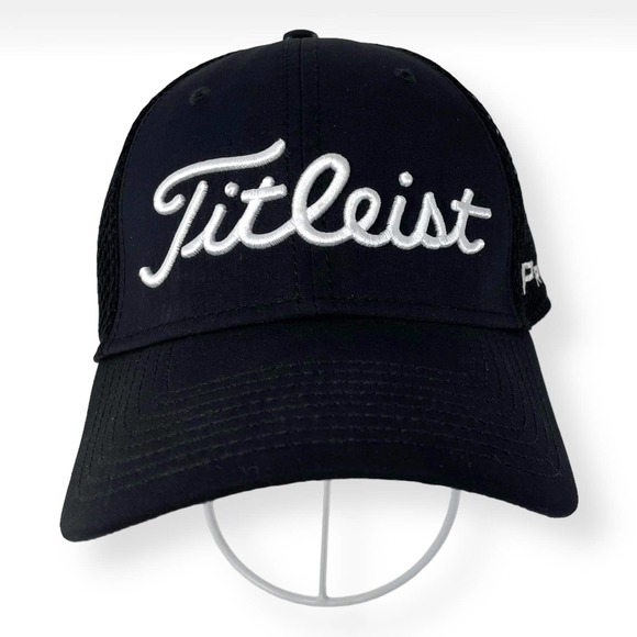 Titleist Accessories Titleist Black White Pro V Fitted Curved Brim